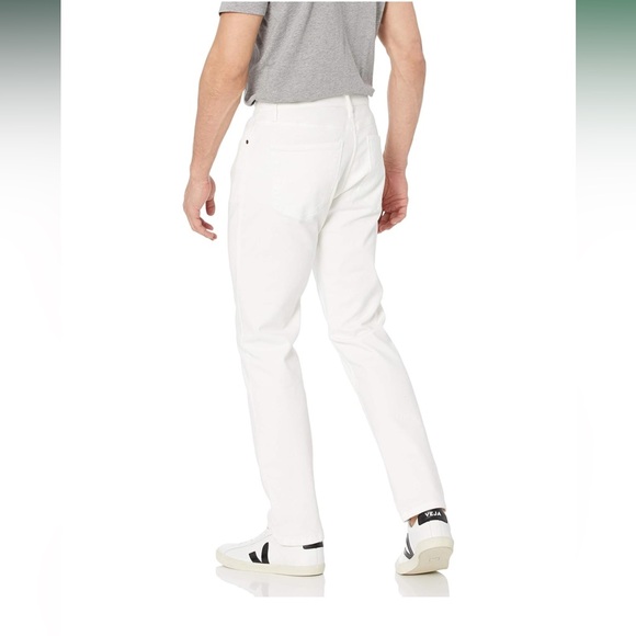 🌟3/$15 Amazon Essentials Men's Athletic-Fit Stretch Jean - Picture 2 of 6